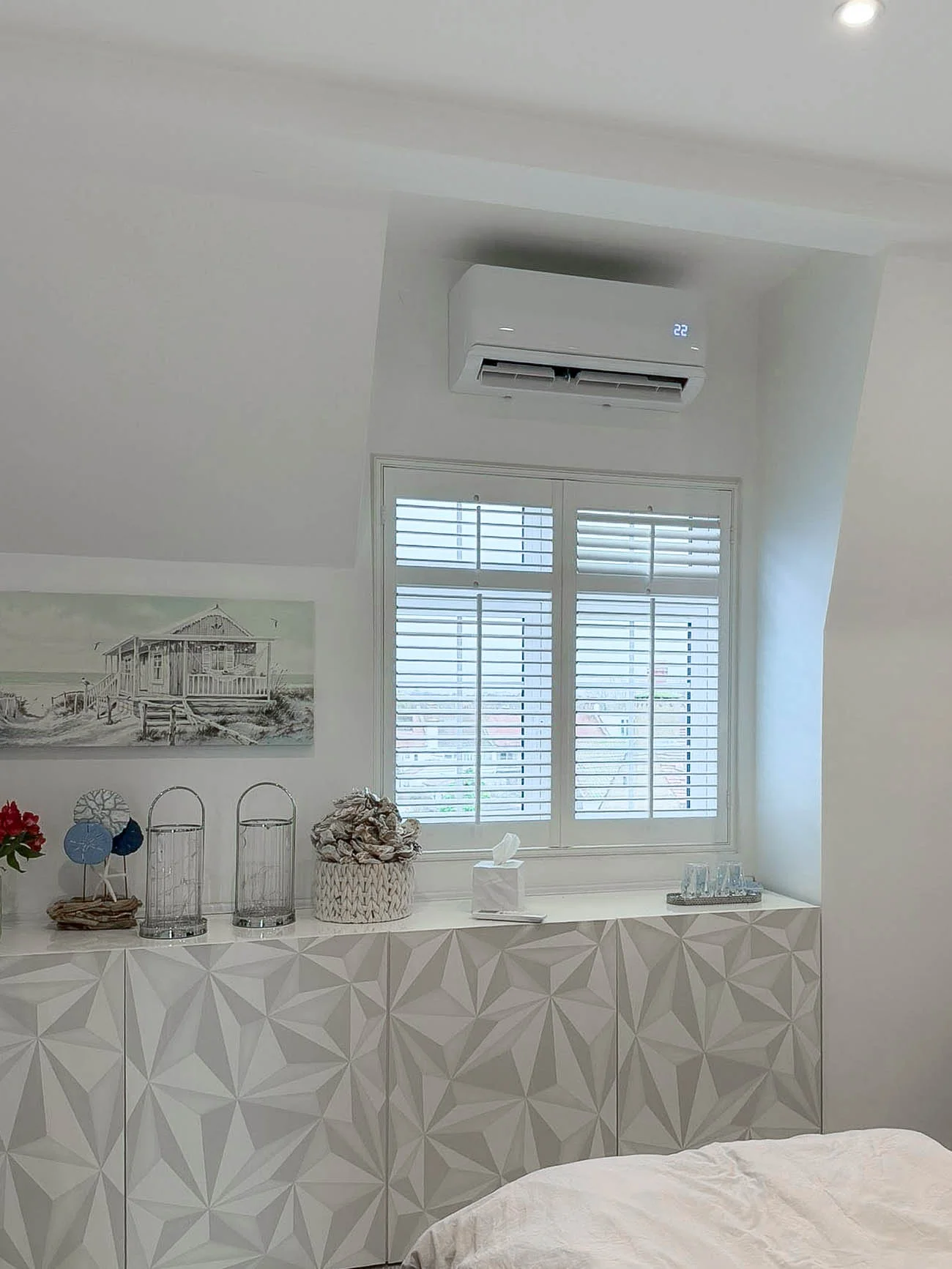 Minimalist Bedroom - Ultra-quiet system designed for optimal sleep comfort. by The Cooling Guy